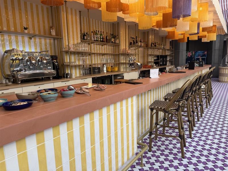 espace petit déjeuner novotel